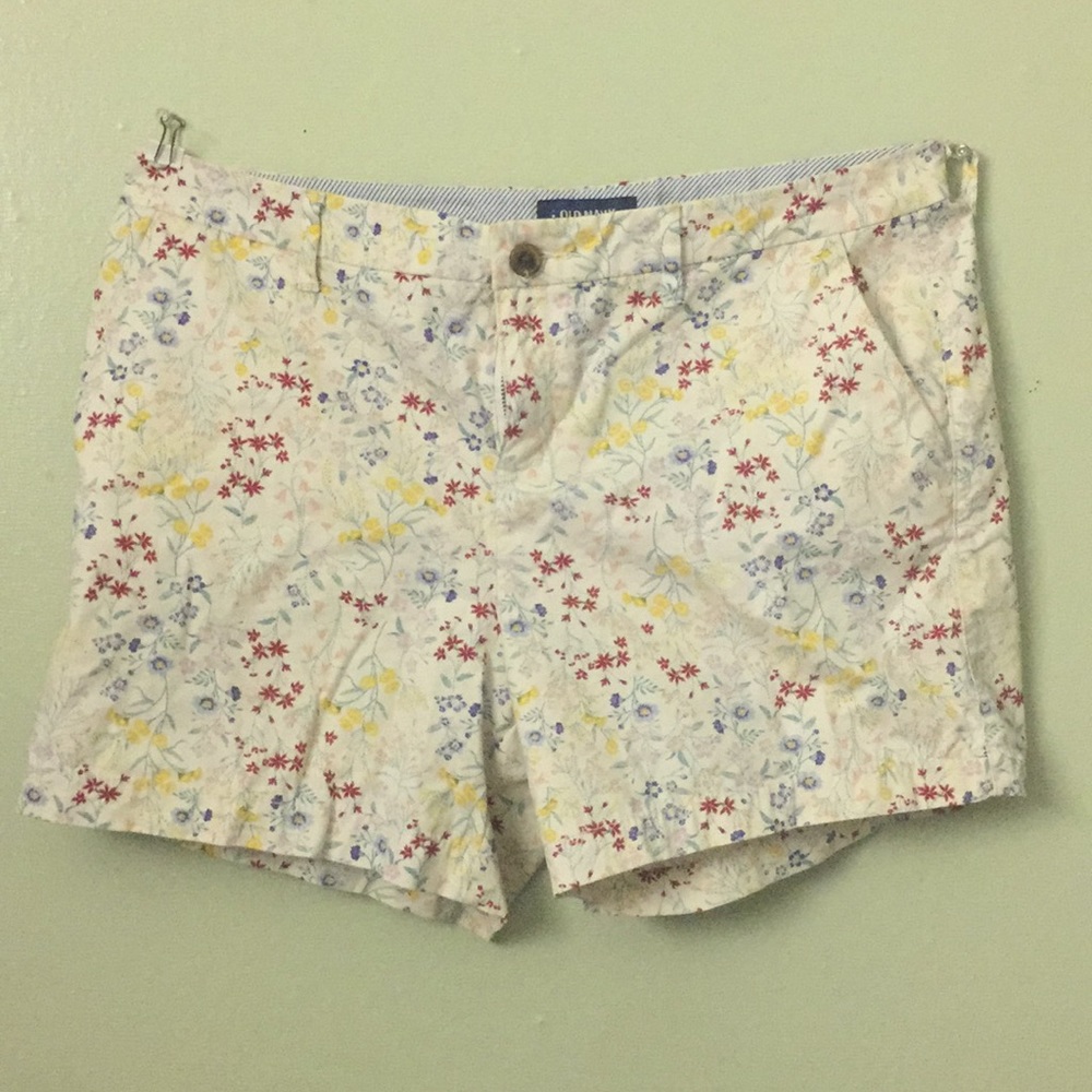 Old navy floral 5 in’ shorts